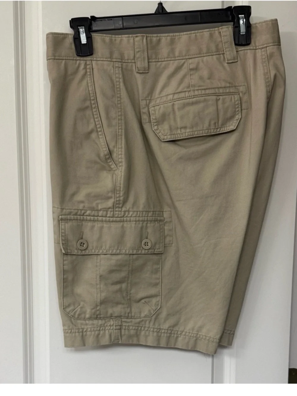 Roundtree & Yorke Khaki Cargo Shorts with Button-Flap Pockets